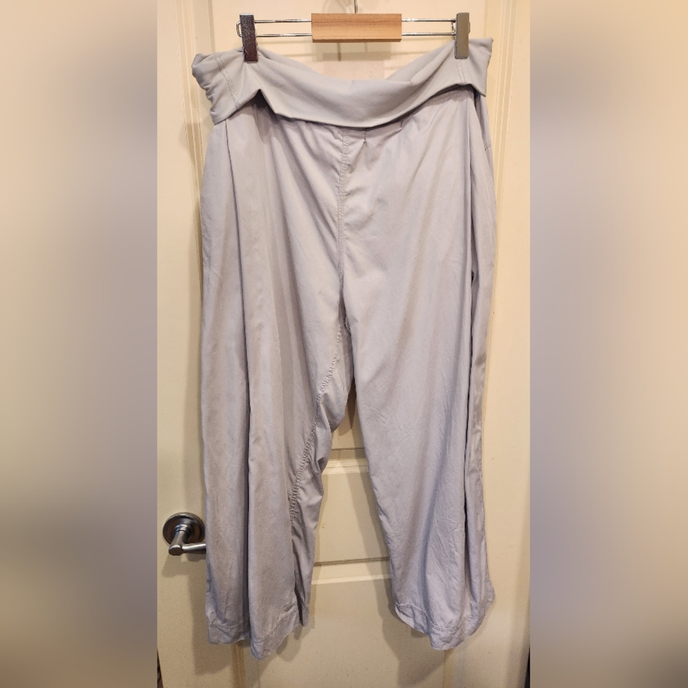 Lululemon Fold Top Light Gray Wide-Leg Capris